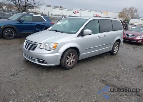 2012 Chrysler Town & Country Touring z USA, uszkodzony, nr VIN 2C4RC1BG5CR157418